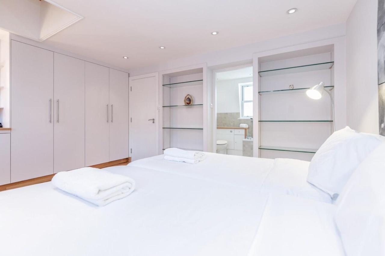 Beautiful 1 Bedroom Apartment In Victoria Лондон Екстериор снимка
