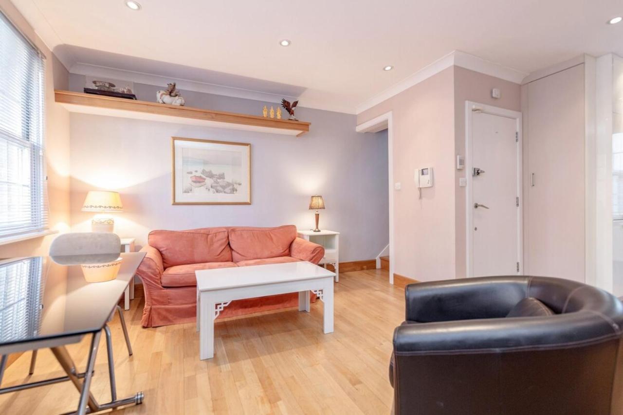 Beautiful 1 Bedroom Apartment In Victoria Лондон Екстериор снимка
