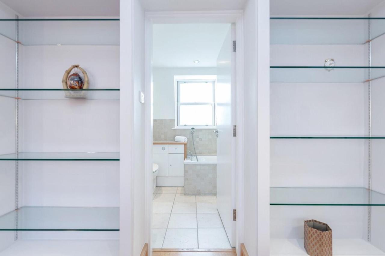 Beautiful 1 Bedroom Apartment In Victoria Лондон Екстериор снимка